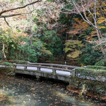 Honen-in (Kyoto), pont de pierre