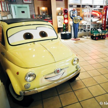 History Garage (MegaWeb Toyota, Odaiba), exposition de voitures des films Cars