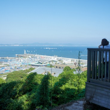 Enoshima-jinja, Vue sur le port