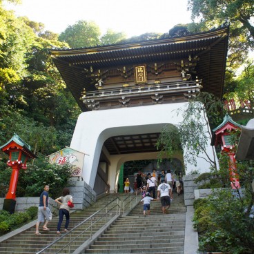 Enoshima-jinja, Porte Zuishin-mon