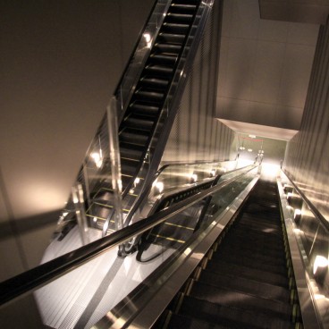 Midland Square (Nagoya), Escalators pour accéder à l'observatoire Sky Promenade