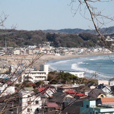 Kamakura, vue sur la ville de la baie de Sagami depuis le temple Hase-dera