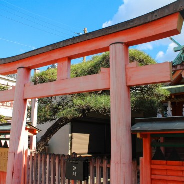 Quartier Naramachi à Nara, Porte torii d'un sanctuaire