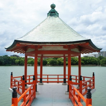 Parc Ohori (Fukuoka), Pavillon Ukimi-do sur le lac