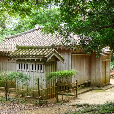 Shikina-en à Okinawa, Pavillon de bois