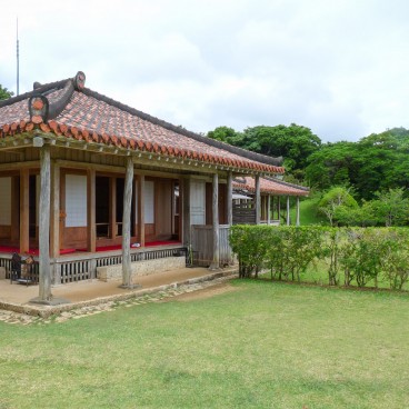 Shikina-en à Okinawa, Pavillon à l'architecture traditionnelle des Ryukyu