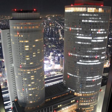 Midland Square (Nagoya), vue nocturne sur les tours jumelles JR Central Towers Office