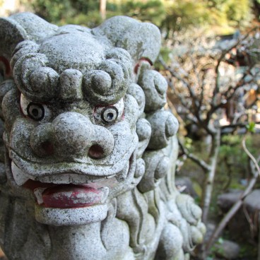 Lion gardien à Zeniarai Benten