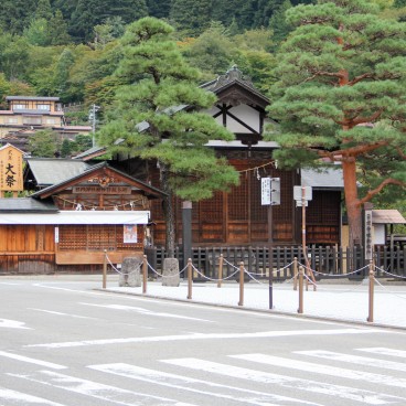 Takayama dans les Alpes Japonaises, Sanctuaire Hie-jinja