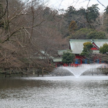 Parc Inokashira, vue sur l'étang et le temple Benzaiten