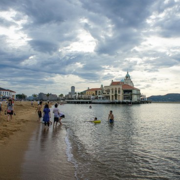 Seaside Momochi (Fukuoka), Vue d'ensemble sur la plage et Marizon