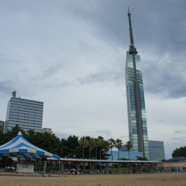 Seaside Momochi (Fukuoka), Vue sur la plage et la tour de Fukuoka 2