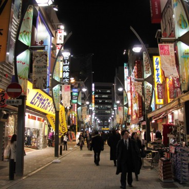 Ameyoko (Ueno), Vue nocturne du marché de rue 9