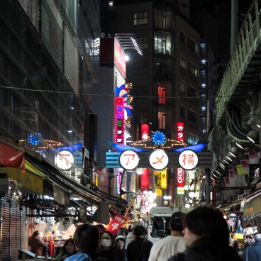 Ameyoko (Ueno), Vue nocturne du marché de rue 10