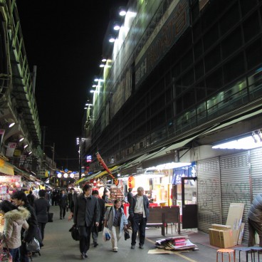 Ameyoko (Ueno), Vue nocturne du marché de rue 7