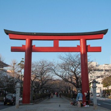 Tsurugaoka Hachiman-gu (Kamakura), grande porte Nino Torii du sanctuaire