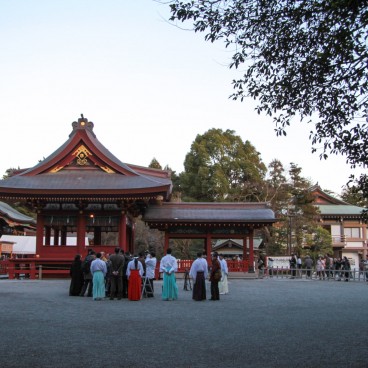 Tsurugaoka Hachiman-gu (Kamakura), prêtres shinto et personnel du sanctuaire