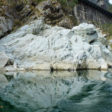 Gorges Oboke-Koboke (Shikoku), Vue sur la rivière Yoshino et ses berges 3