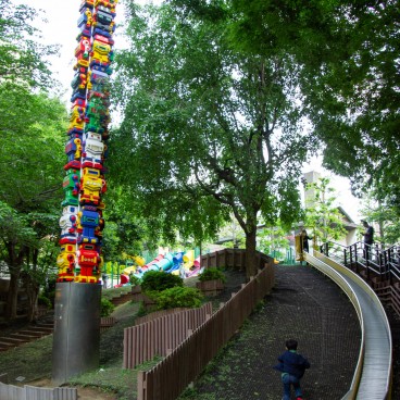 Parc Sakurazaka alias parc Robo-Robo pour enfants à Roppongi