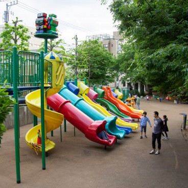 Parc Sakurazaka alias parc Robo-Robo pour enfants à Roppongi 2