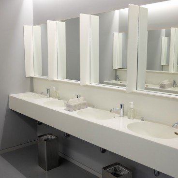 Capsule Hotel, Lavabos communs