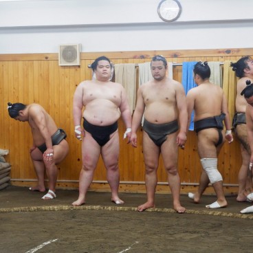 Entraînement de Sumos à Arashio Beya, Ryogoku, Tokyo 3