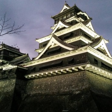 Château de Kumamoto, éclairage nocturne