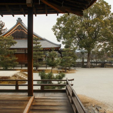 Daikaku-ji (Kyoto), Vue sur le pavillon Godai-do et l'étang Osawa