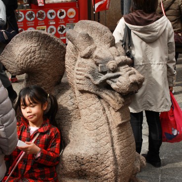 Nankinmachi (Kobe), sculpture