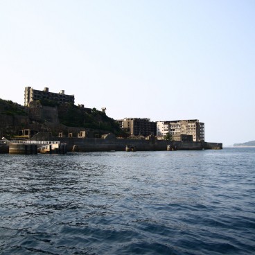 Hashima, Vue sur les ruines de Gunkanjima depuis le ferry
