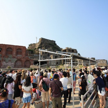 Hashima, Visite guidée des ruines de Gunkanjima