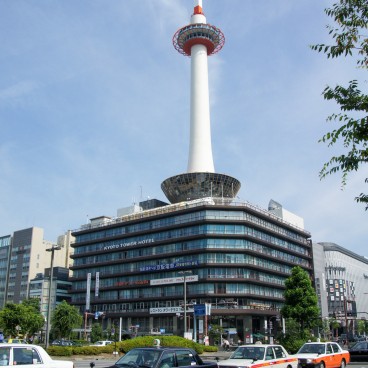 Kyoto Tower et Kyoto Tower Hotel