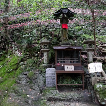 Shoshazan Engyoji, stèle et statue bouddhiques 3
