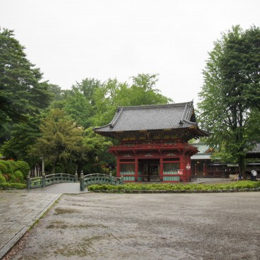 Nezu-jinja (Tokyo), Porte Romon