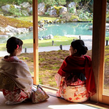 Shoren-in (Kyoto), Visiteuses en kimono traditionnel