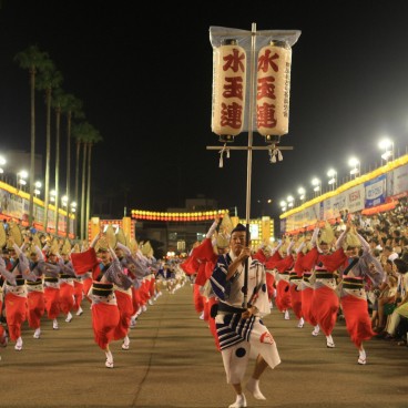 Festival Awa-odori à Tokushima (Shikoku), Danseurs et spectateurs 2