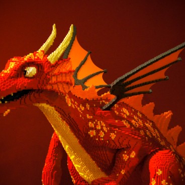 Legoland Discovery Center (Tokyo), statue de dragon en briques Lego
