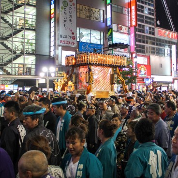 Fukuro Matsuri à Ikebukuro (Tokyo), procession de mikoshi
