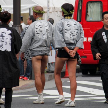 Fukuro Matsuri à Ikebukuro (Tokyo), porteurs de mikoshi en costume
