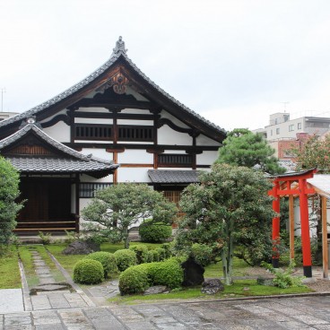 Kennin-ji (Kyoto), Pavillon secondaire Kyusho-in et sanctuaire Inari 
