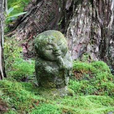 Ohara, Statues de Warabe-Jizo au Sanzen-in 2