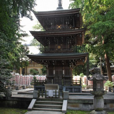 Toyokawa Inari (Aichi), Pagode à trois étages Sanjunoto