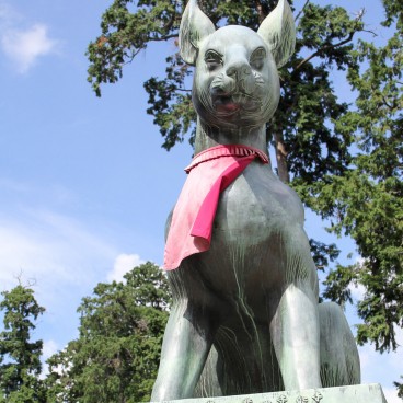 Toyokawa Inari (Aichi), statue de renard Kitsune, messager du dieu Inari