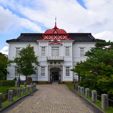 Chidokan (Tsuruoka), Bâtiment d'exposition dans le parc du château