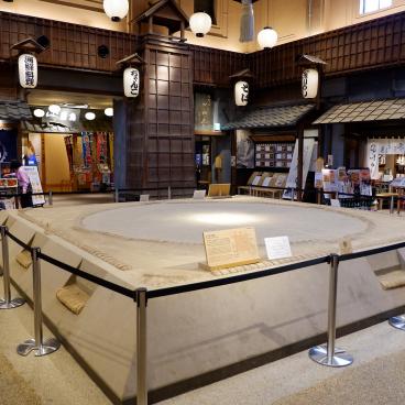 Ryogoku, arène de Sumo du complexe Edo NOREN