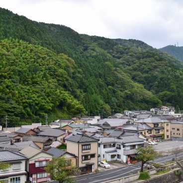 Atsumi Onsen Bankokuya (Tsuruoka), Vue sur le village et les montagnes