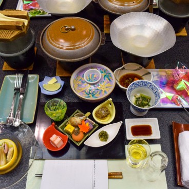 Atsumi Onsen Bankokuya (Tsuruoka), Repas du soir traditionnel