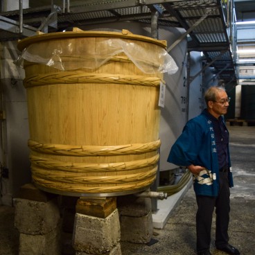 Brasserie de sake Imayotsukasa (Niigata), Cuve traditionnelle en bois 2