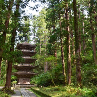 Mont Haguro (Dewa Sanzan), Pagode à 5 étages