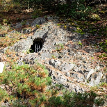 Ikuno Ginzan (Hyogo), Vue sur l'entrée d'un tunnel à flanc de montagne
